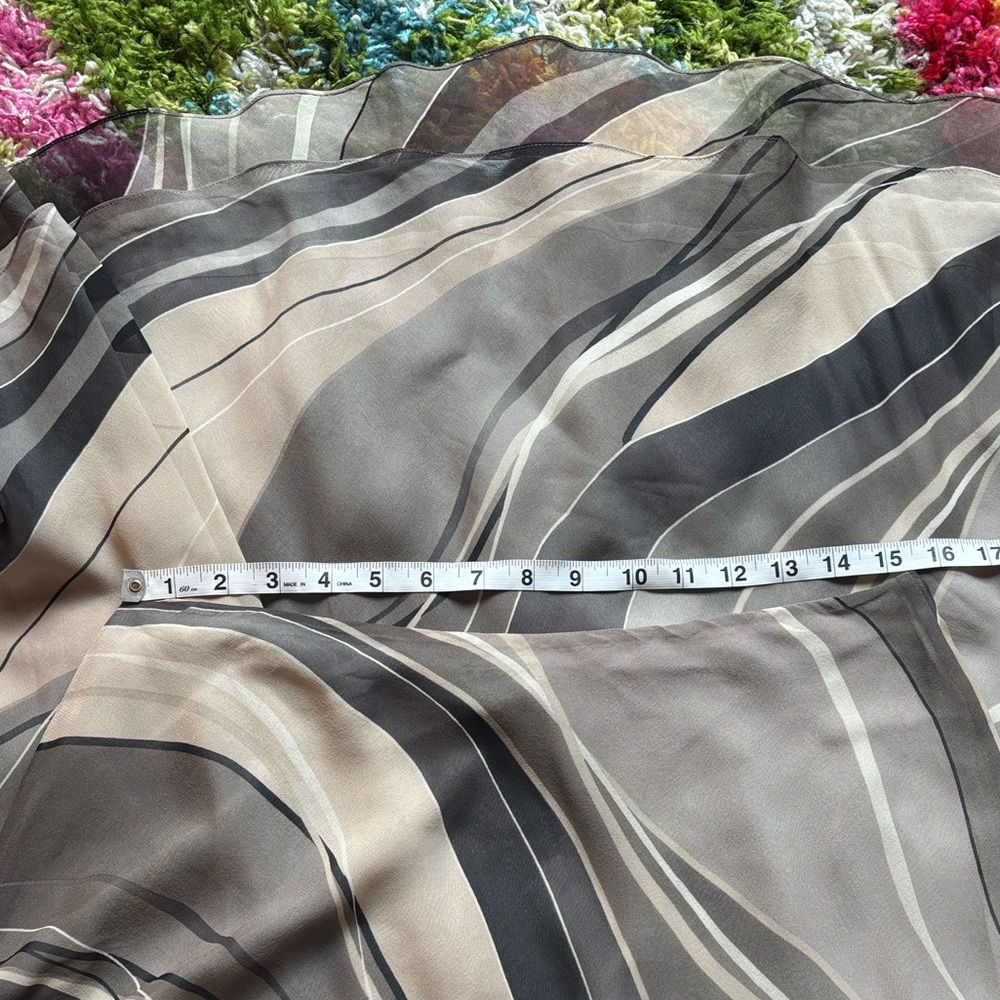 Vintage Anthropologie Kenneth Cole Gray and Tan Patterned 100% Silk Maxi Skirt - Picture 11 of 16